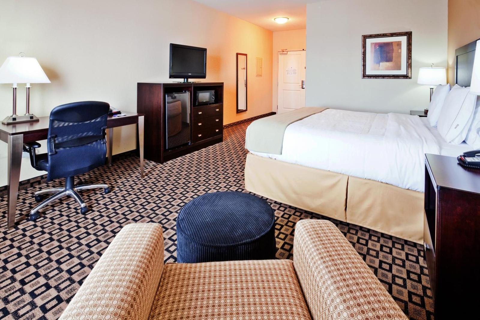 Holiday Inn Express & Suites Clovis