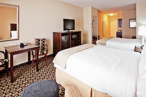 Holiday Inn Express & Suites Clovis image 16