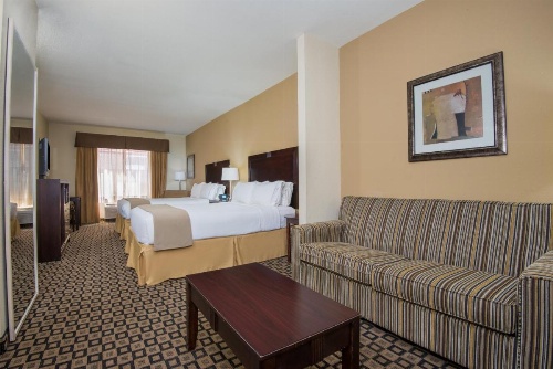 Holiday Inn Express & Suites Clovis image 20