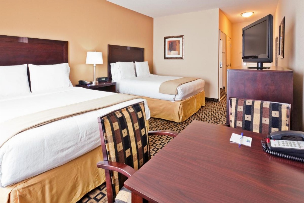 Holiday Inn Express & Suites Clovis Image 21