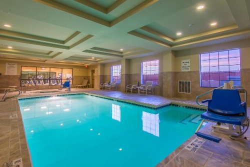 Holiday Inn Express & Suites Clovis image 5